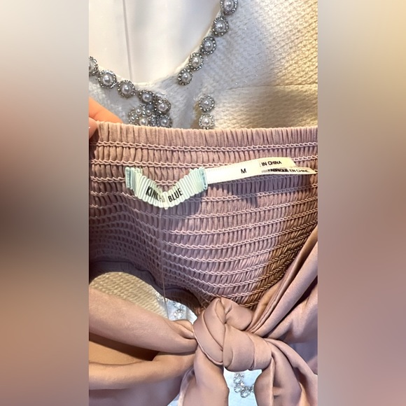 Urban Outfitters Kimchi Blue Pink/Rose Tie Front Silky Top - Picture 4 of 17